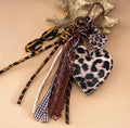 Llavero con corazon leopardo
